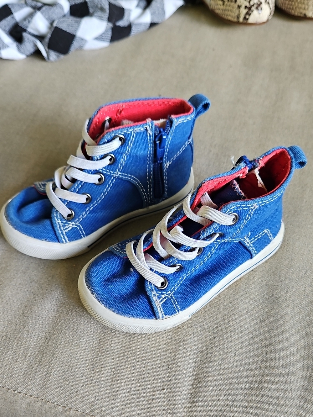 Old Navy Girls Size 6 12-18 Months Blue High Top Sneakers